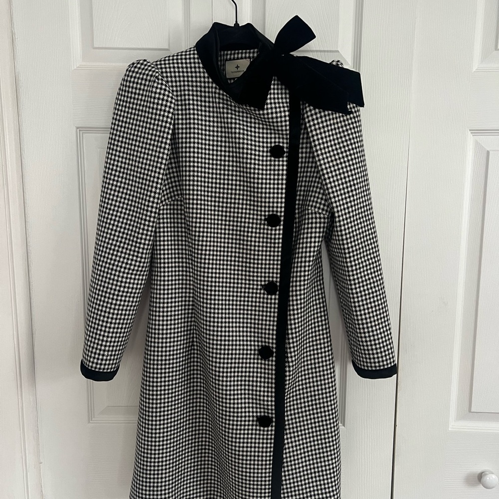 Tuckernuck Chic Black and White Houndstooth Coat